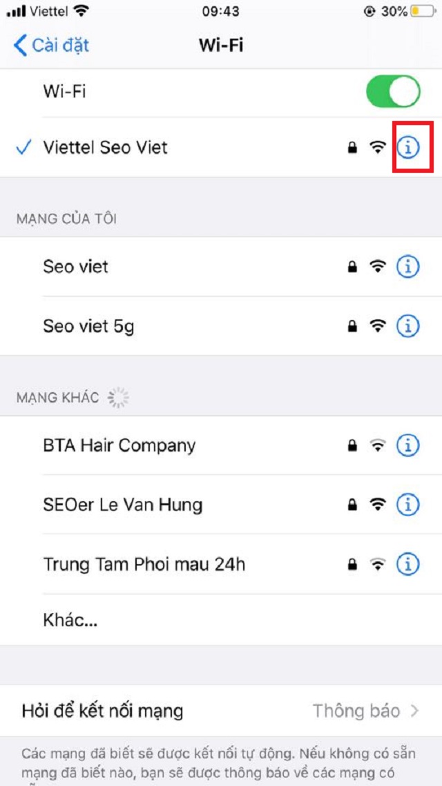 Kích vào menu wifi trong ứng dụng cái đặt, chọn biểu tượng chữ I